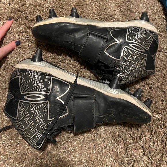 Under Armour Football Cleats - Picture 3 of 4
